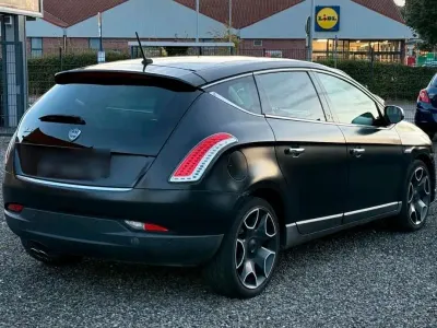 Gebraucht Lancia Delta 120 PS (88 kW) 2013 Schwarz Kleinwagen