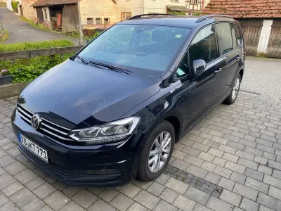Gebraucht VW Touran Highline 150 PS (110 kW) 2019 Rot Van / Kleinbus