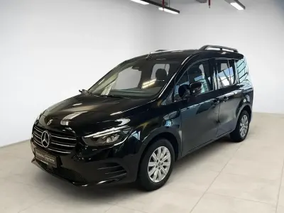 Gebraucht Mercedes T180 Progressive 131 PS (96 kW) 2025 Schwarz Van / Kleinbus