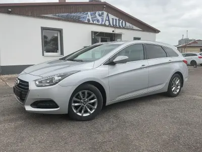 Gebraucht Hyundai i40 Trend 141 PS (103 kW) 2015 Grau Kombi