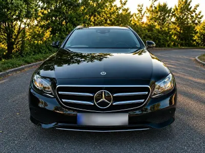 Gebraucht Mercedes E220 194 PS (142 kW) 2019 Schwarz Kombi
