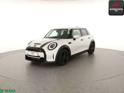 Używany Mini Cooper S Classic 178 KM (130 kW) 2023 Biały Hatchback