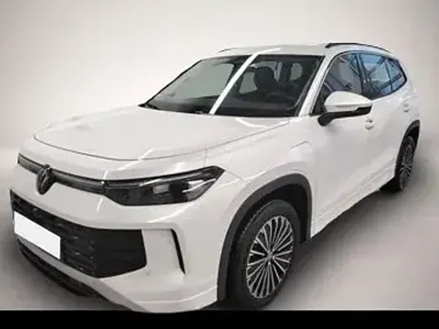 Gebraucht VW Tayron Life 150 PS (110 kW) 2025 Oryxweiss (andere) SUV