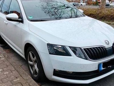 Gebraucht Skoda Octavia Ambition 115 PS (84 kW) 2019 Weiß Kombi