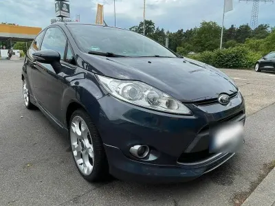 Gebraucht Ford Fiesta 135 PS (99 kW) 2012 Grau Limousine