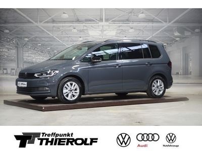 Neu VW Touran Highline 150 PS (110 kW) 2025 Delfingrau metallic Van / Kleinbus