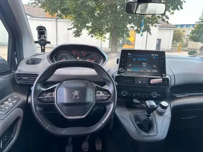 Gebraucht Peugeot Rifter Allure 131 PS (96 kW) 2018 Blau Van / Kleinbus