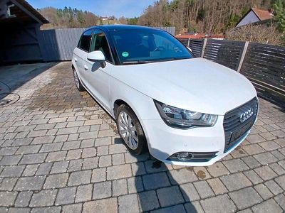 Gebraucht Audi A1 Sportback Design 86 PS (63 kW) 2013 Weiß Kleinwagen