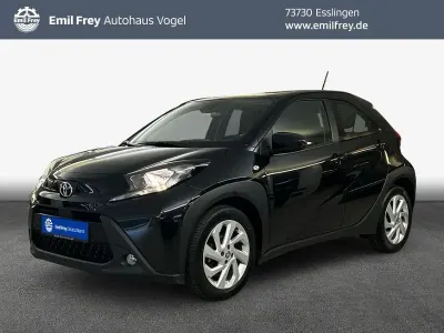 Gebraucht Toyota Aygo X X-play 72 PS (52 kW) 2022 Mysticschwarz mica metallic SUV