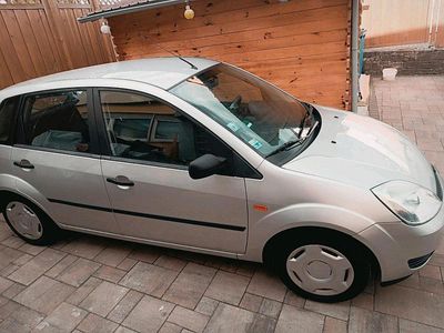 Usata Ford Fiesta 69 CV (50 kW) 2005 Argento Utilitaria