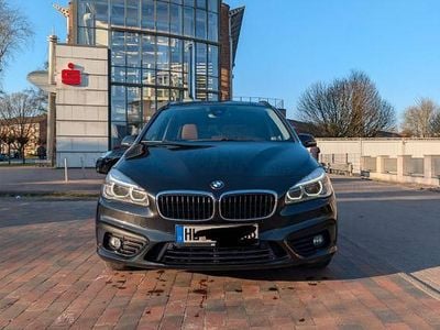 Gebraucht BMW 220 Gran Tourer Sport Line 190 PS (139 kW) 2017 Schwarz Van / Kleinbus