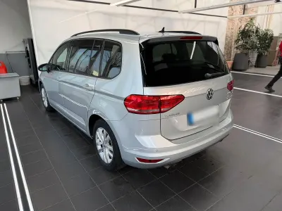Gebraucht VW Touran Comfortline 150 PS (110 kW) 2016 Van / Kleinbus