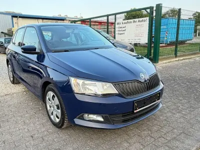 Gebraucht Skoda Fabia Active 60 PS (44 kW) 2015 Blau Limousine