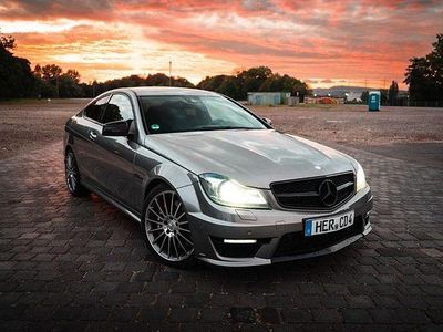 Mercedes C63 AMG