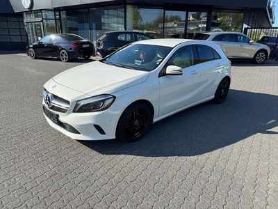 Gebraucht Mercedes A180 Urban 122 PS (89 kW) 2016 Weiß Limousine