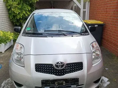 Gebraucht Toyota Yaris Sol 87 PS (63 kW) 2007 Grau Kleinwagen