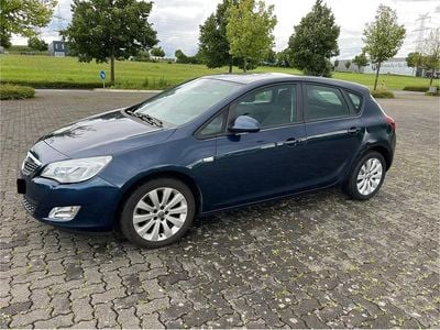 Gebraucht Opel Astra 116 PS (85 kW) 2010 Blau Limousine