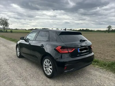 Używany Audi A1 Advanced 116 KM (85 kW) 2024 Czarny SUV