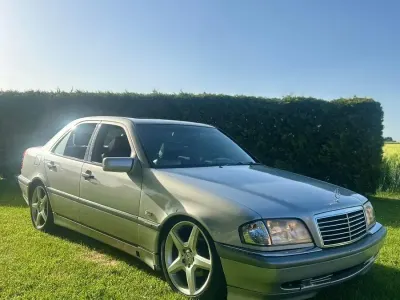 Używany Mercedes C280 196 KM (144 kW) 1996 Srebrny Sedan/Limuzyna