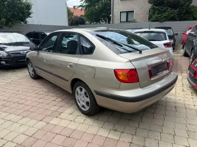 Gebraucht Hyundai Elantra GLS 107 PS (78 kW) 2001 Grau Limousine