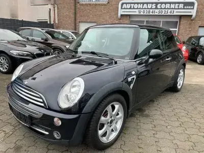 Begagnad Mini ONE 90 HK (66 kW) 2007 Svart Halvkombi
