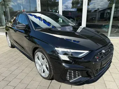 Gebraucht Audi S3 Ambiente 310 PS (228 kW) 2024 Schwarz Limousine
