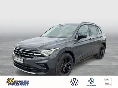 Gebraucht VW Tiguan Sportline 150 PS (110 kW) 2023 Grau SUV