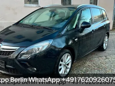 Gebraucht Opel Zafira Tourer Business Innovation 140 PS (102 kW) 2016 Schwarz Van / Kleinbus