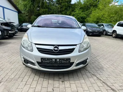 Używany Opel Corsa Edition 87 KM (63 kW) 2010 Srebrny Hatchback