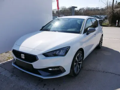 Neu Seat Leon FR 150 PS (110 kW) 2026 Nevadaweiß metallic Limousine
