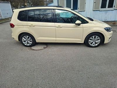 Gebraucht VW Touran Comfortline 116 PS (85 kW) 2019 Beige Van / Kleinbus