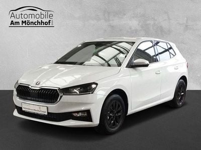Weiss Gebraucht 2023 Skoda Fabia Style Limousine | 16.900 € (Guter Preis)