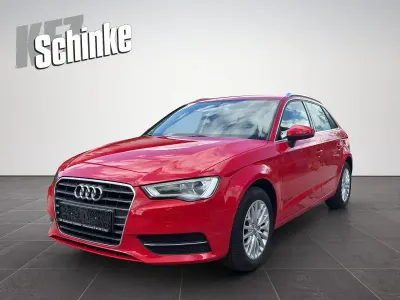 Gebraucht Audi A3 Ambiente 110 PS (80 kW) 2015 Rot Kombi