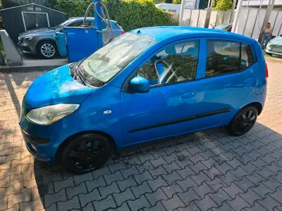 Gebraucht Hyundai i10 78 PS (57 kW) 2009 Blau Kleinwagen