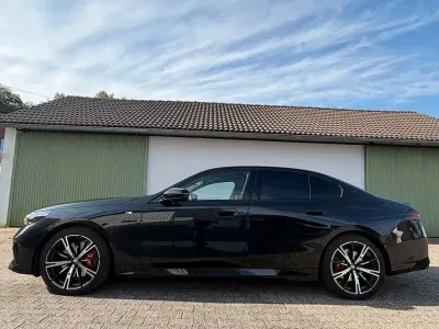 Gebraucht BMW 540 M Sport 303 PS (222 kW) 2025 Schwarz Limousine