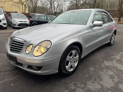 Gebraucht Mercedes E250 204 PS (150 kW) 2008 Silber Limousine