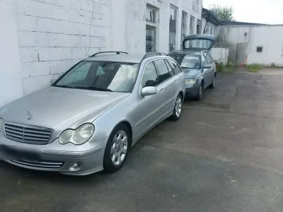 Gebraucht Mercedes 220 150 PS (110 kW) 2005 Silber Kombi