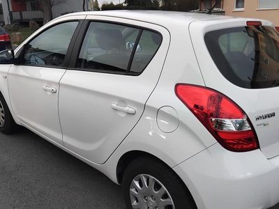 Usata Hyundai i20 75 CV (55 kW) 2012 Bianco Utilitaria