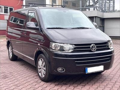 Second-hand VW T5 Highline 179 CP (131 kW) 2011 Negru Van