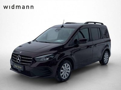 Gebraucht Mercedes T180 116 PS (85 kW) 2023 Rubellitrot metallic Van / Kleinbus
