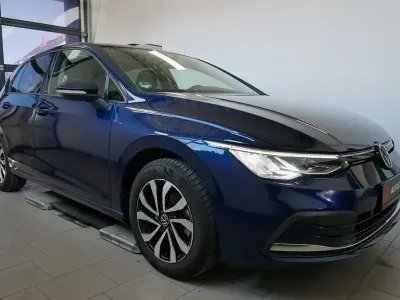 Gebraucht VW Golf VIII Active 150 PS (110 kW) 2021 Blau Limousine