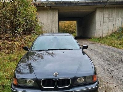 Gebraucht BMW 523 170 PS (125 kW) 1998 Schwarz Limousine