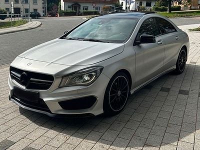 Grau Gebraucht 2015 Mercedes CLA250 AMG line Limousine | 17.800 € (Guter Preis)