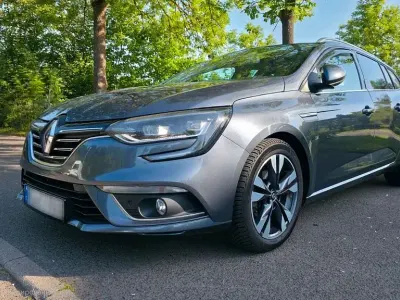 Gebraucht Renault Mégane IV Intens 115 PS (84 kW) 2018 Grau Limousine