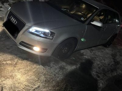 Silber Gebraucht 2011 Audi A3 S-Line Kleinwagen | 8.100 €