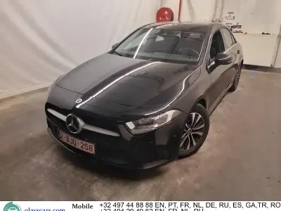 Gebraucht Mercedes A180 116 PS (85 kW) 2021 Schwarz Limousine