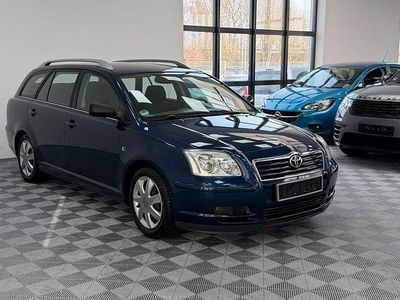 Second-hand Toyota Avensis Sol 129 CP (94 kW) 2006 Albastru Break