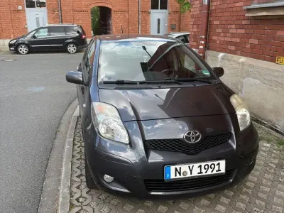 Brugt Toyota Yaris Cool 99 HK (72 kW) 2011 Sort Hatchback