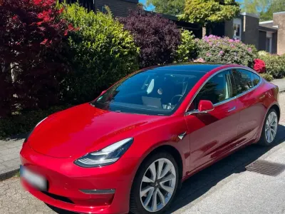 Usata Tesla Model 3 238 kW (324 CV) 2020 Rosso Berlina