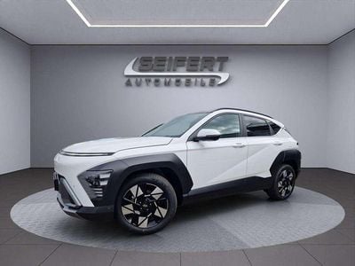 Neu Hyundai Kona Prime 139 PS (102 kW) 2025 Atlas white / sol SUV